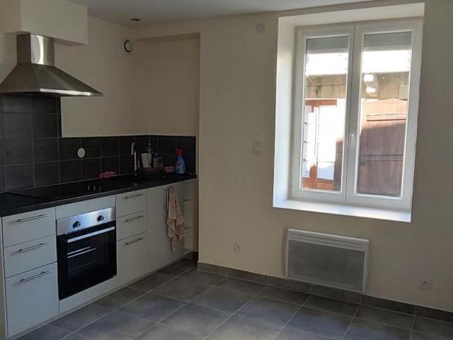 Maison 3 pièces, 45 m² à louer à Escassefort 47350