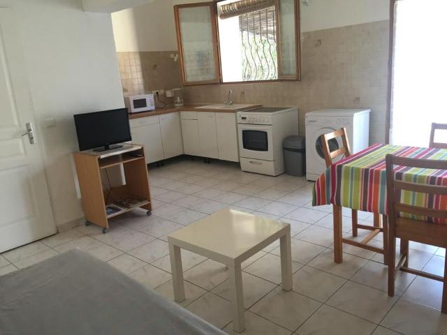 Maison 3 pièces, 51 m² à louer à Hyères 83400