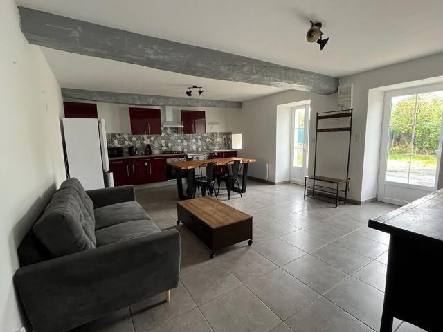 Maison 3 pièces, 52 m² à louer à Journet 86290