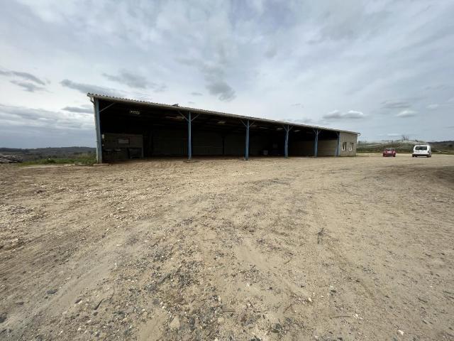 Maison 3 pièces 530 m²
