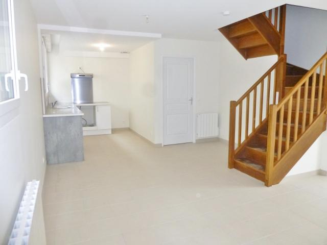 Maison 3 pièces, 61,92 m2 habitables et, 71,57 m2 au sol, terrasse, 2 places parking.