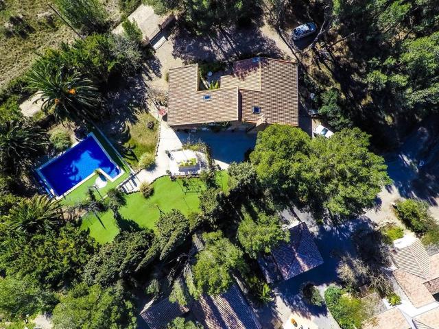 Maison 3 pièces 610 m²