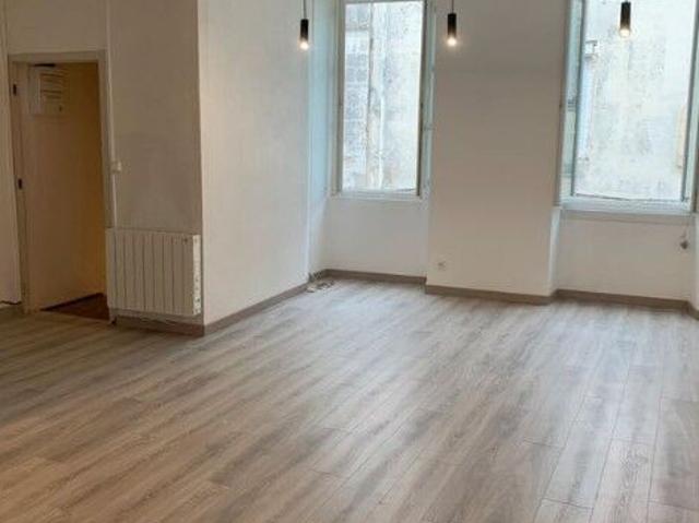 Maison 3 pièces, 61 m² à louer à Blaye 33390