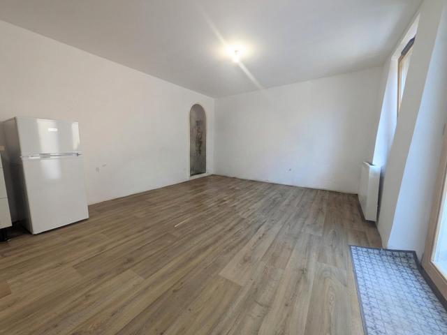 Maison 3 pièces, 61 m² à louer à Puimisson 34480