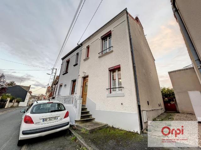 Maison 3 pièces, 63 m² à louer à Désertines 03630
