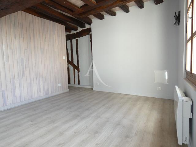 Maison 3 pièces, 63 m² à louer à Neuville aux Bois 45170