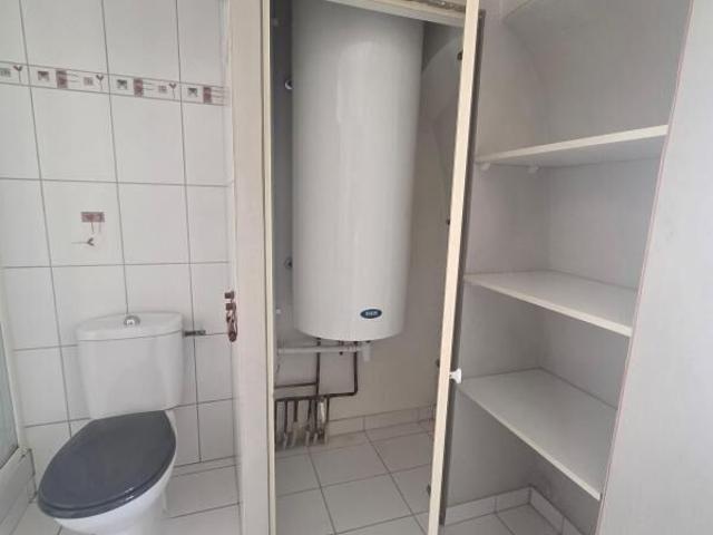 Maison 3 pièces, 65 m² à louer à Régusse 83630