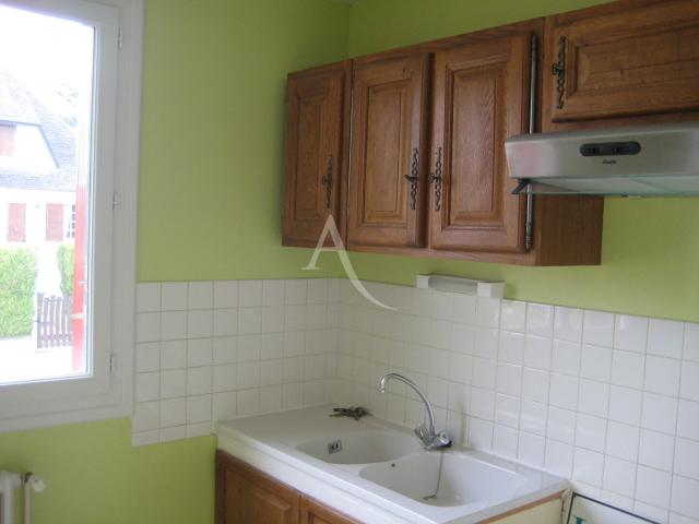 Maison 3 pièces, 65 m² à louer à Vitry aux Loges 45530