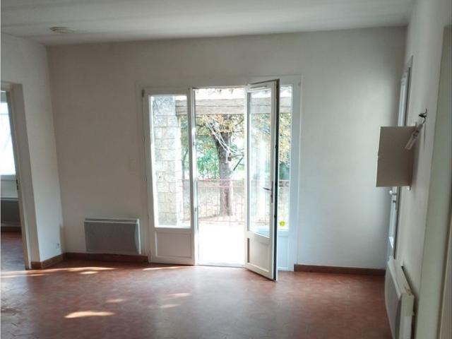 Maison 3 pièces, 65 m² à louer à Villecroze 83690