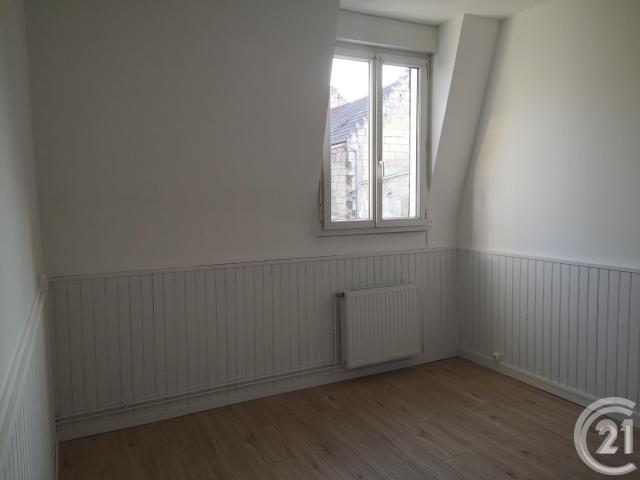 Maison 3 pièces, 66 m² à louer à Vic sur Aisne 02290