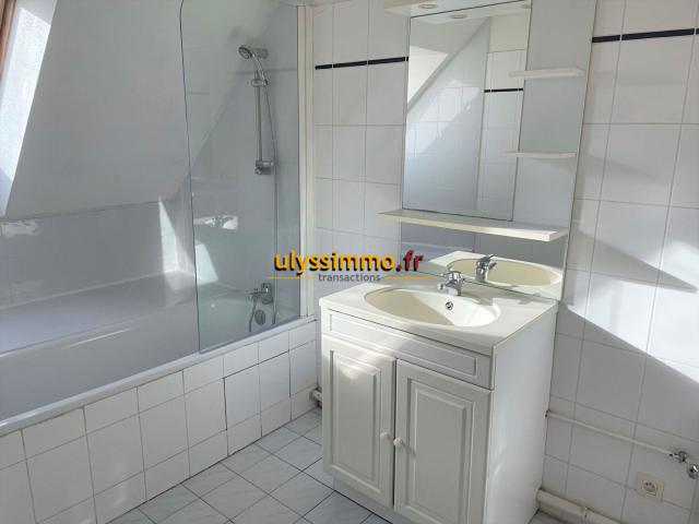 Maison 3 pièces, 68 m² à louer à Doullens 80600