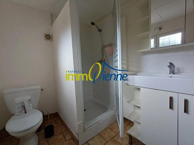 Maison 3 pièces, 68 m² à louer à Lhommaizé 86410