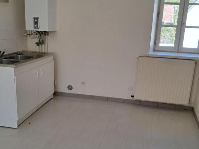 Maison 3 pièces, 68 m² à louer à Nouans les Fontaines 37460
