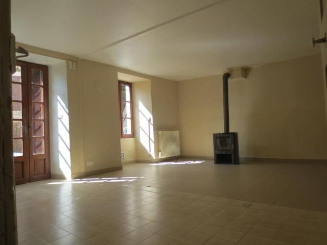 Maison 3 pièces, 68 m² à louer à Saint Marcel d'Ardèche 07700