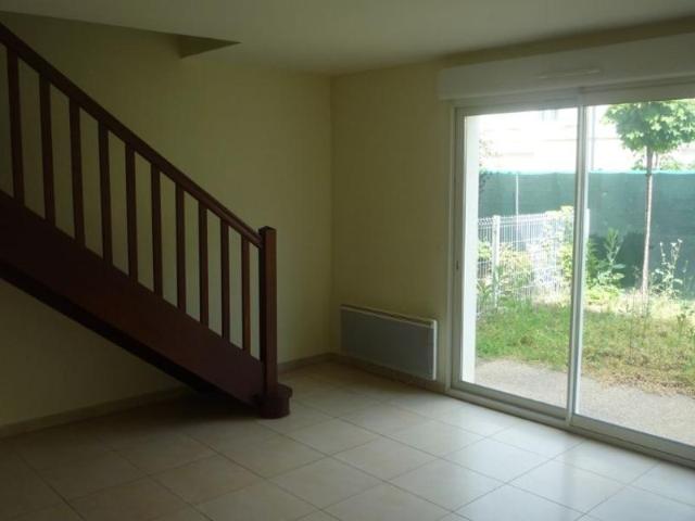 Maison 3 pièces, 68 m² à louer à Sainte Terre 33350