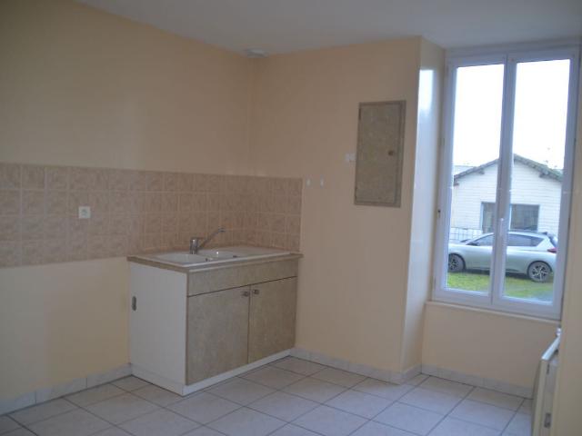 Maison 3 pièces, 69 m² à louer à Rives du Fougerais 85410