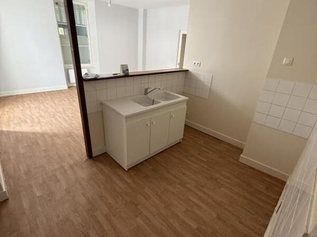 Maison 3 pièces, 70 m² à louer à Reuilly 36260