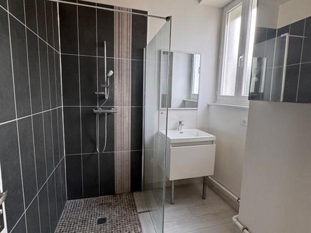Maison 3 pièces, 74 m² à louer à Bourges 18000