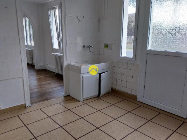 Maison 3 pièces, 75 m² à louer à Cosne d'Allier 03430