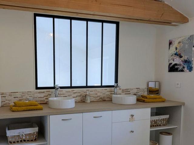 Maison 3 pièces, 75 m² à louer à Augerolles 63930