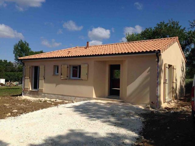 Maison 3 pièces, 75 m² à louer à Blasimon 33540