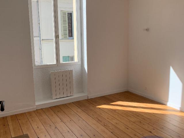 Maison 3 pièces, 75 m² à louer à Saint Estèphe 33180