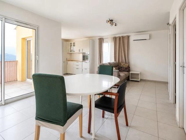 Maison 3 pièces 76 m² Vue collines, jardins Blausasc