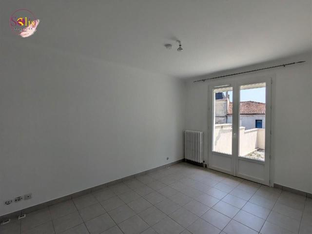 Maison 3 pièces, 76 m² à louer à Cognac 16100