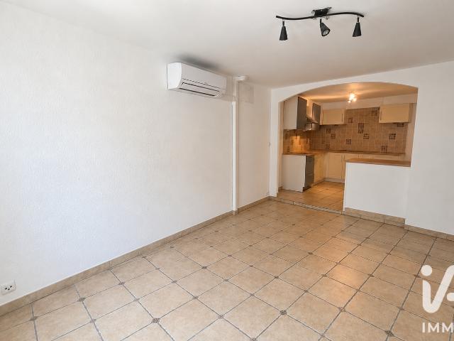 Maison 3 pièces, 76 m² à louer à Puissalicon 34480