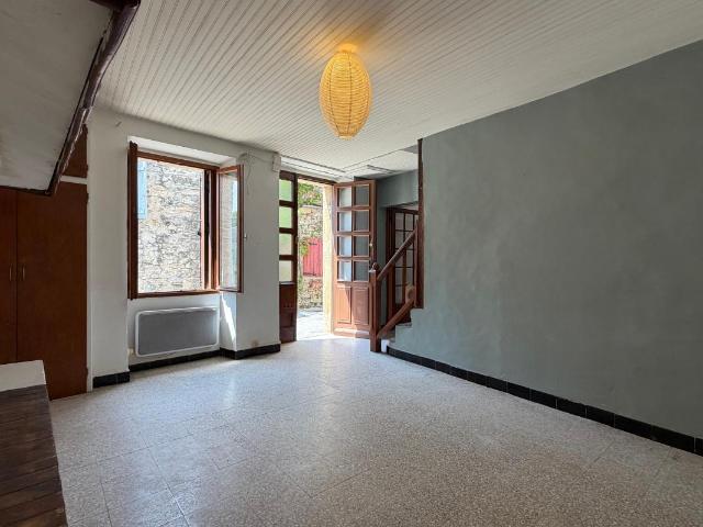Maison 3 pièces, 76 m² à louer à Vacquières 34270