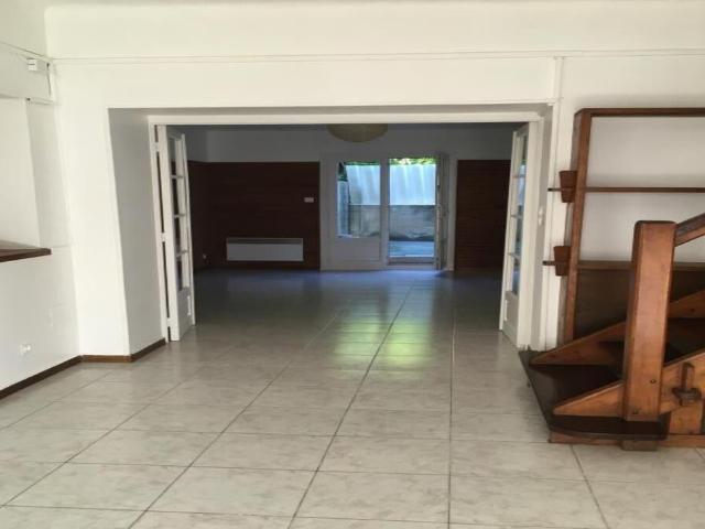 Maison 3 pièces, 77 m² à louer à Avignon 84000