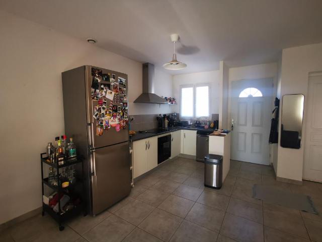 Maison 3 pièces, 77 m² à louer à Rochefort du Gard 30650