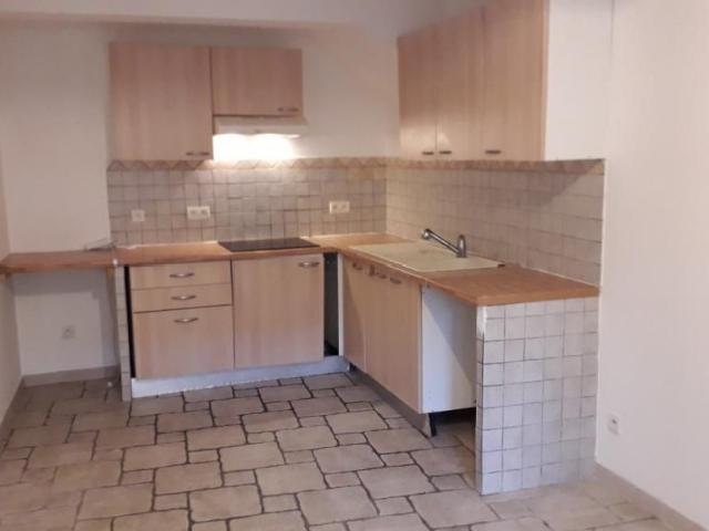 Maison 3 pièces, 77 m² à louer à Visan 84820