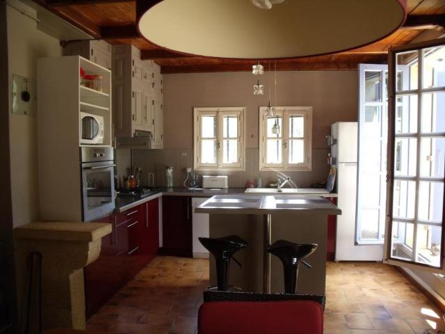 Maison 3 pièces, 80 m² à louer à Collias 30210