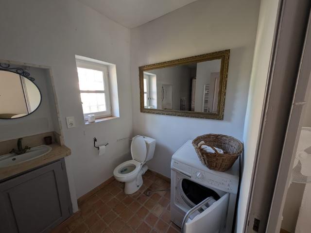 Maison 3 pièces, 80 m² à louer à Grans 13450