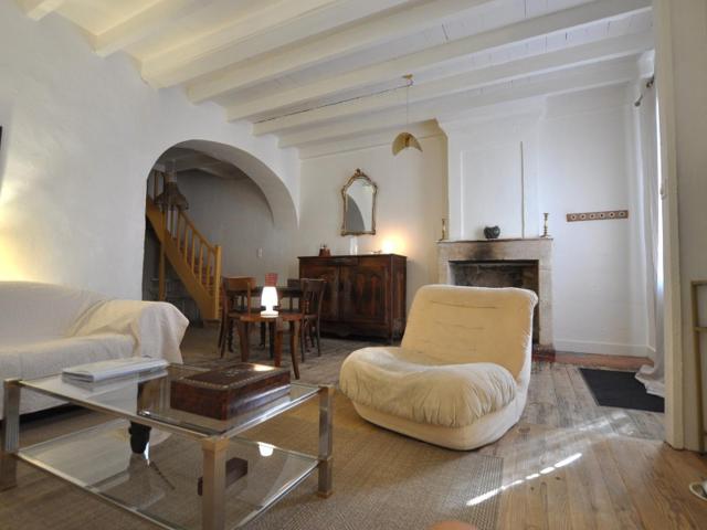 Maison 3 pièces, 84 m² à louer à Targon 33760