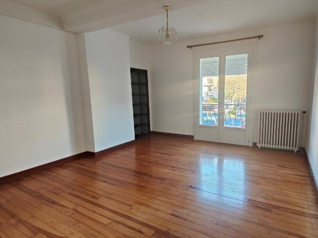 Maison 3 pièces, 88 m² à louer à Aire sur l'Adour 40800