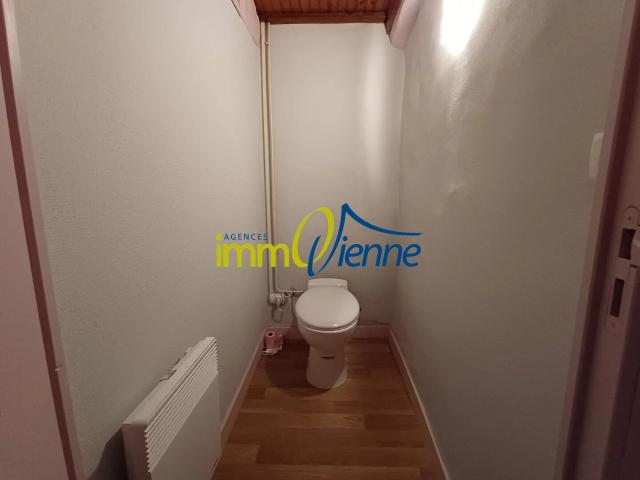 Maison 3 pièces, 88 m² à louer à Lhommaizé 86410