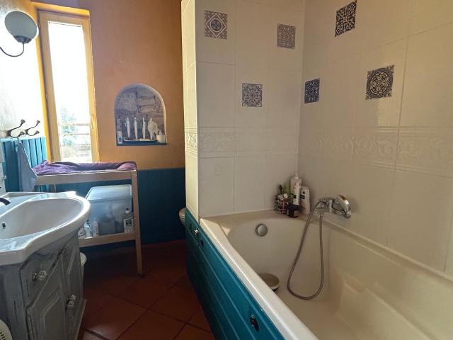 Maison 3 pièces, 90 m² à louer à Uchaud 30620
