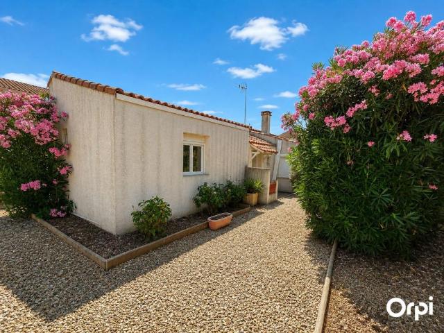 Maison 3 pièces, à louer à Pomérols 34810
