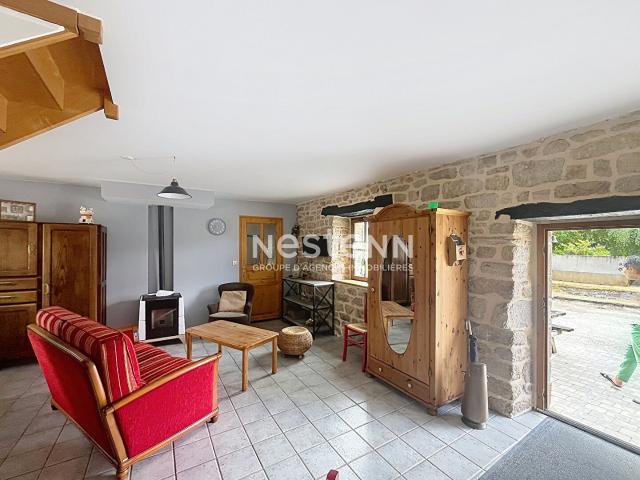 Maison 3 pièces à louer à RÉDENÉ Charmant corps de ferme en campagne
