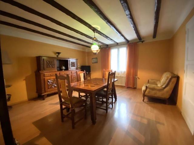 Maison 3 pièces avec grand jardin et beau potentiel à Rosny sur Seine