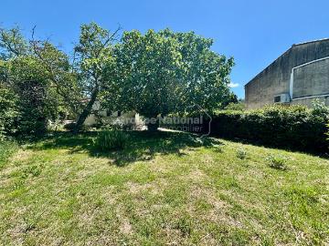 Maison 3 pièces de 69.60m2 avec jardin, à Saint Etienne du Grès