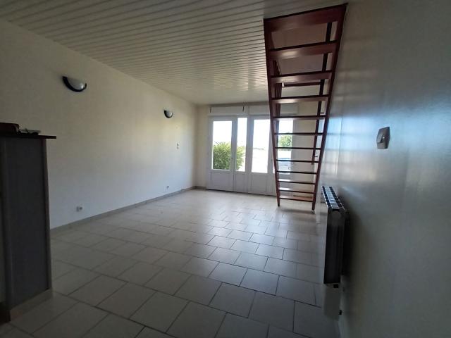 Maison 3 pièces Saint Nazaire sur Charente 41.00m² 520€ à louer