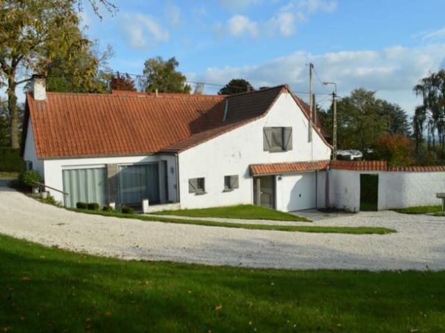 Maison 3ch avec terrasse et jardin à Mont St Aubert