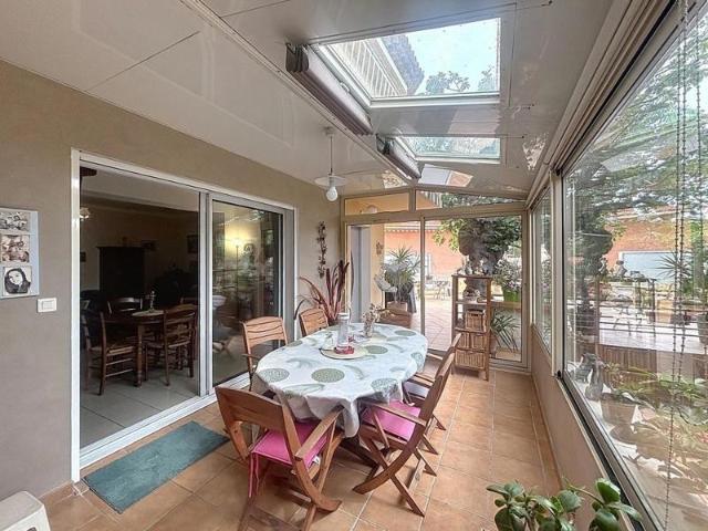 Maison 104m2 avec terrasse, véranda et jardin