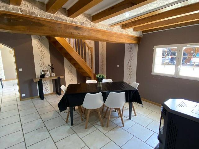 Maison 106 m² avec piscine privative, garage et jardin – Varennes Changy