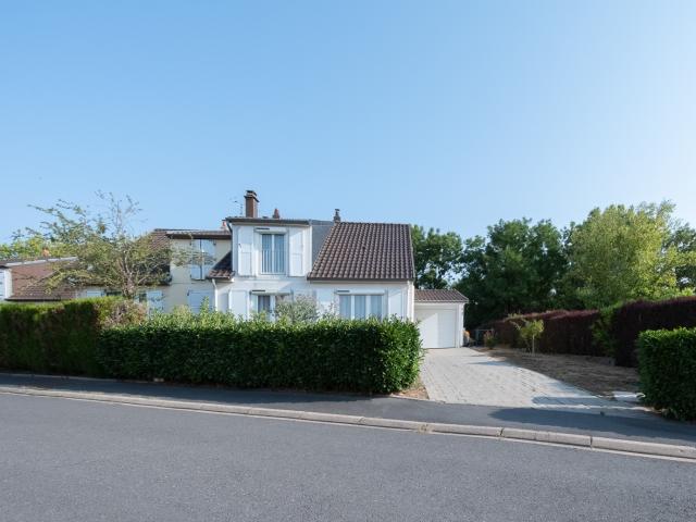 MAISON 108 M2 4 CHAMBRES COIN LÈS CUVRY 57420