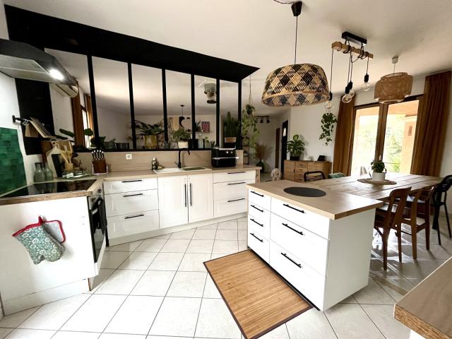 Maison 100m2 Terrain 1700m2 constructible et piscinable 100m² Aigues Vives