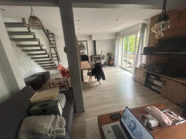 Maison 103 M², 3 chambres, terrasse sature bois, piscine